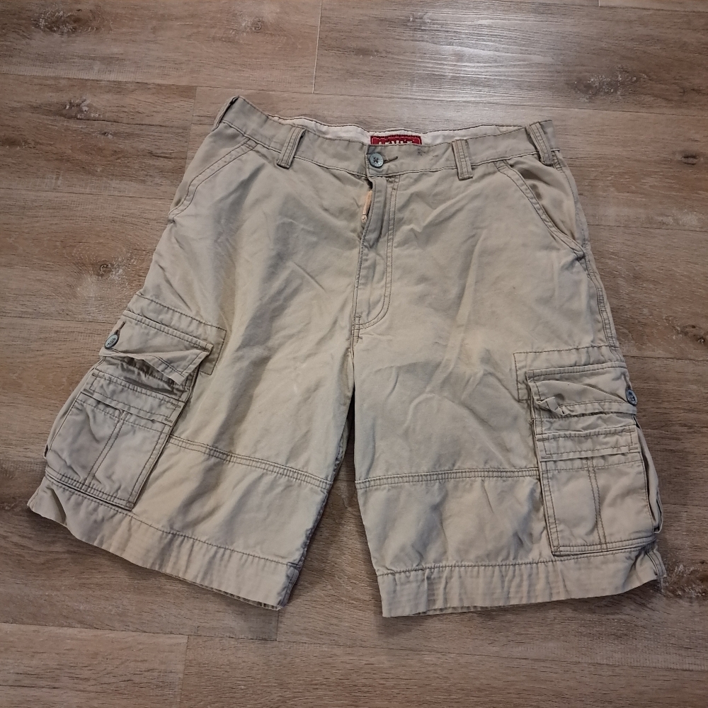 Levi's Red Tag Vintage Beige / Khaki Cargo Shorts Men's Size 36